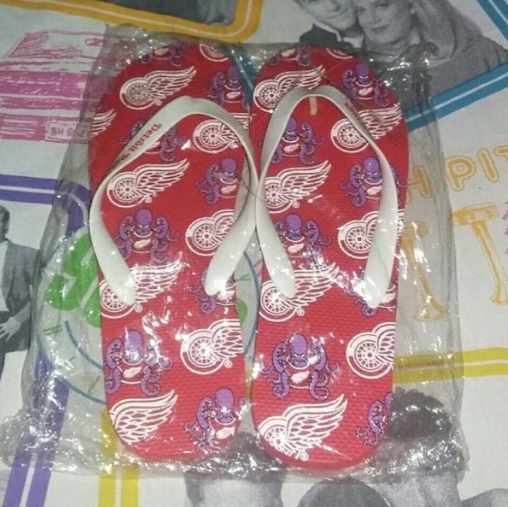 New Detroit Red Wings Hockey Flip Flop Shoes Vintage
